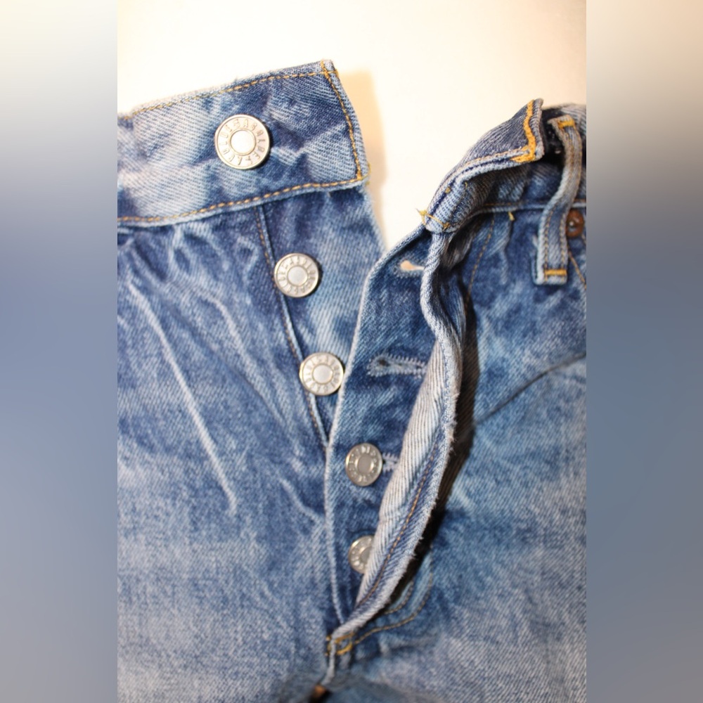 AGOLDE Parker Vintage Blue Cut Off Denim Shorts - Picture 4 of 10